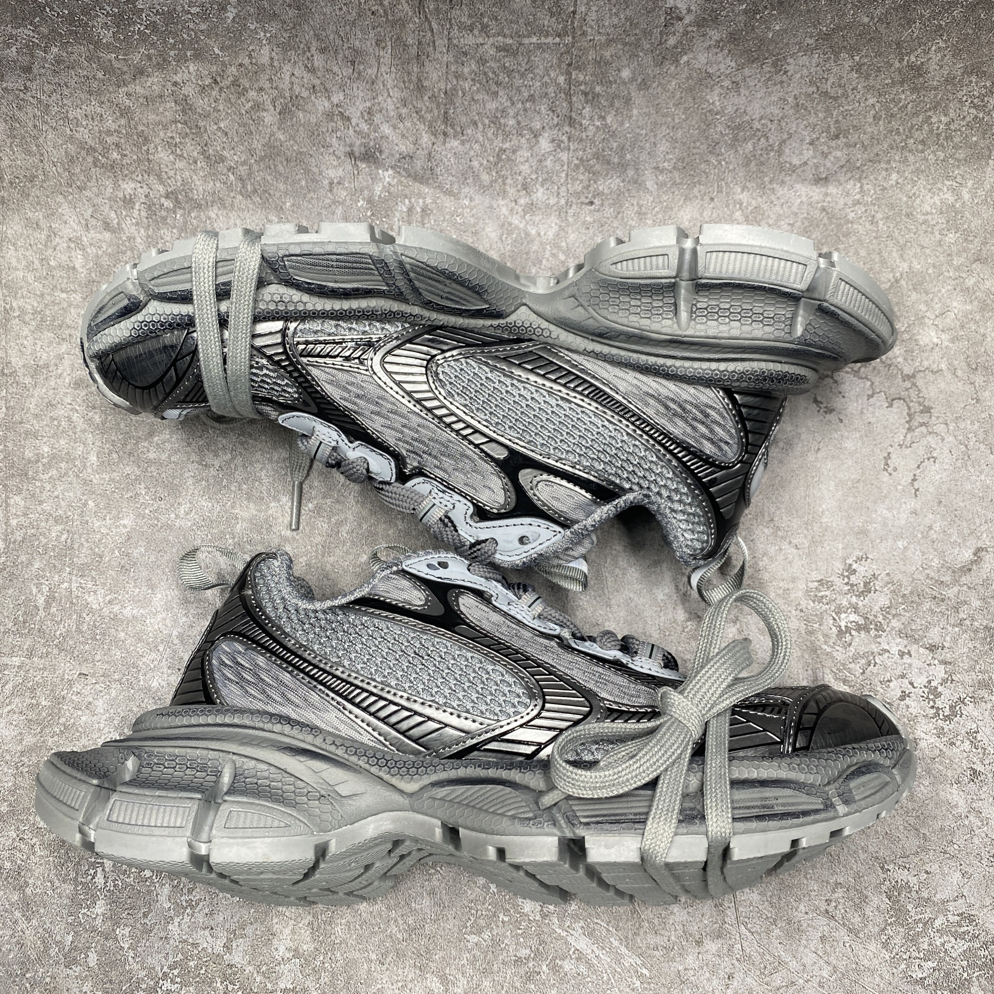 Balenciga 3XL Low-Top Mesh Sneakers Grey Black