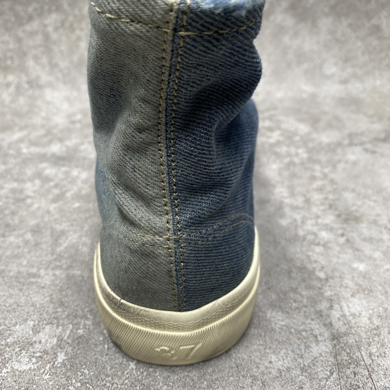 Balenciga Pairs High Top Sneaker In Blue