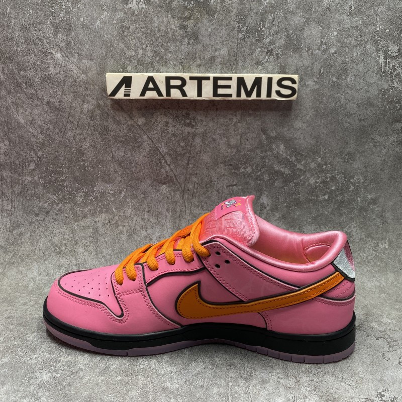 The Powerpuff Girls x Nike Dunk SB Low PINK