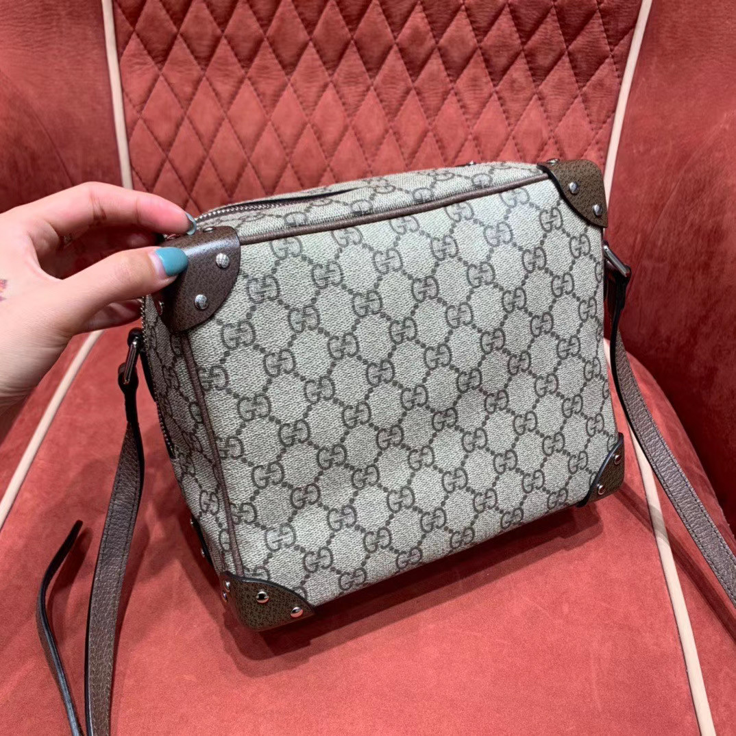 Gucci GG shoulder bag with leather details 626363