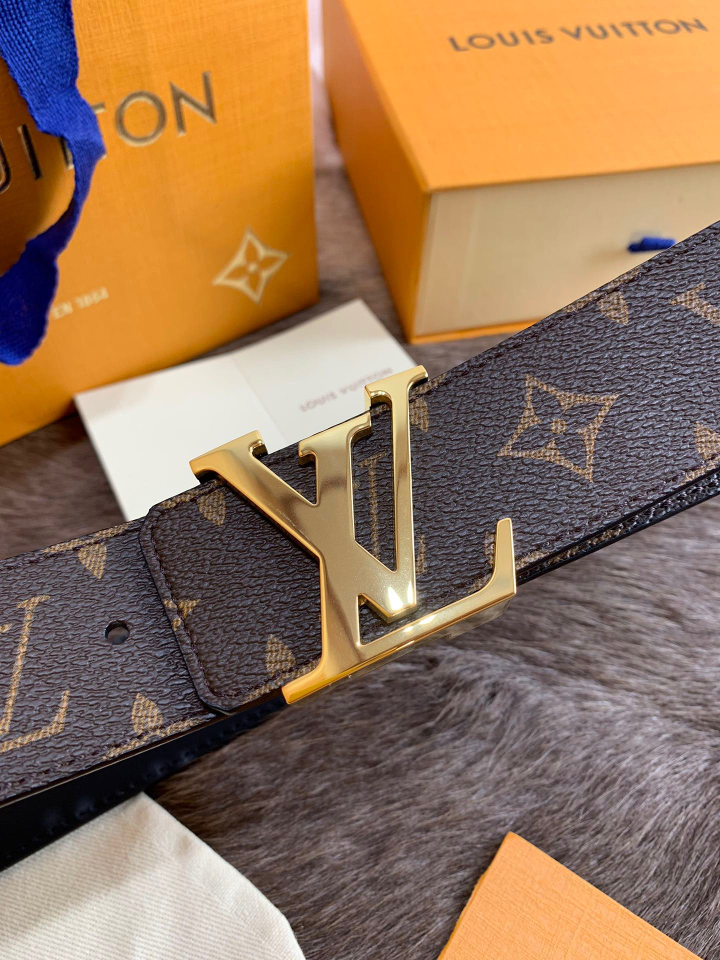 LV LOUIS VUITTON 40MM BELT
