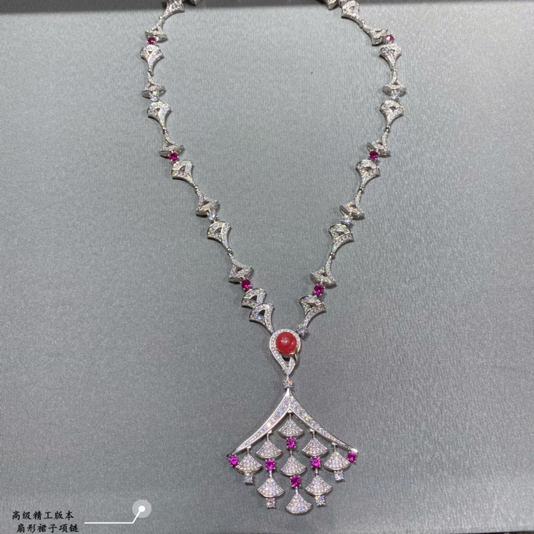Bvlgari Multi-scalloped skirt Necklace(No refund or exchange)