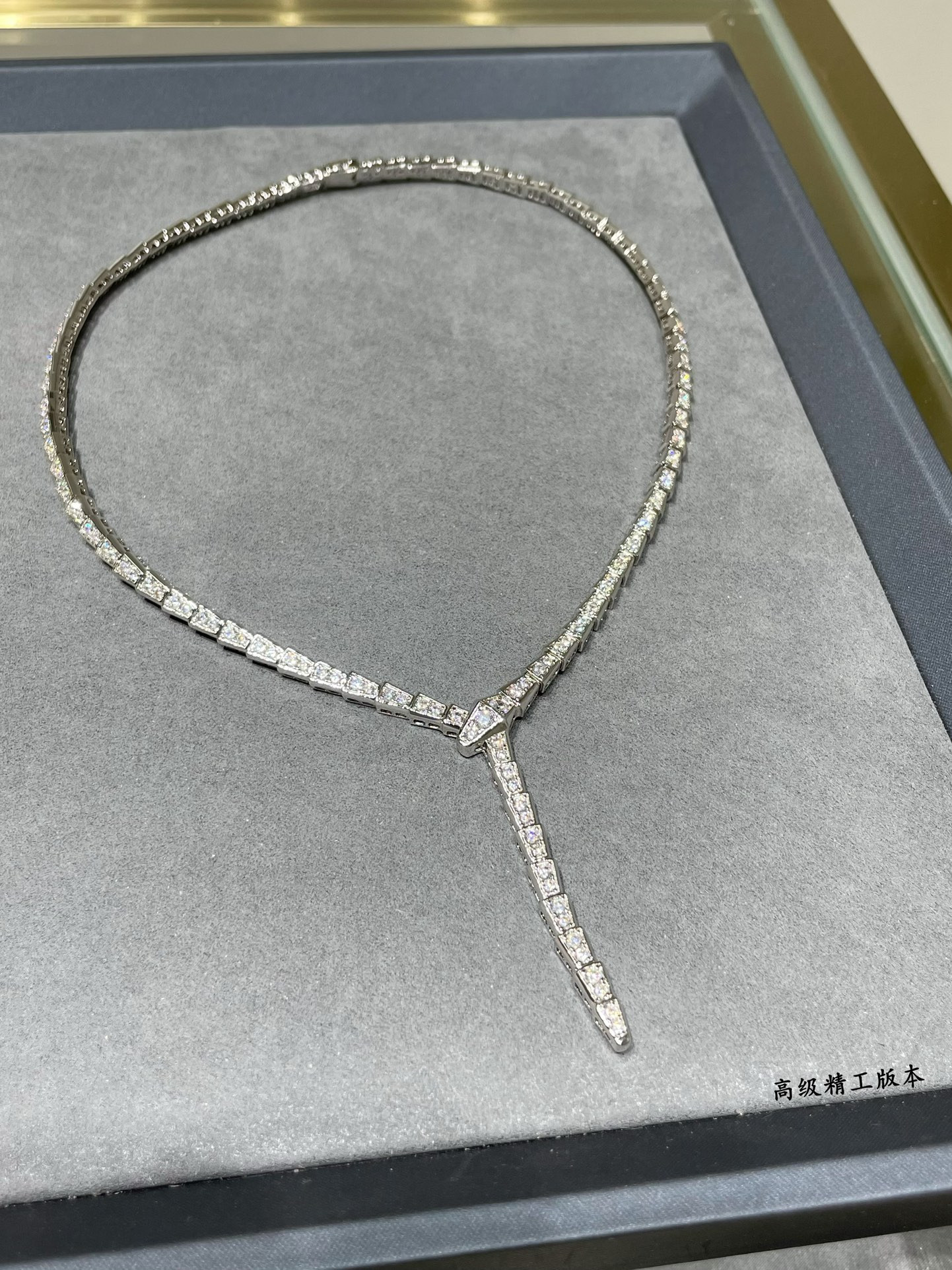 Bvlgari Thin snake Necklace(No refund or exchange)