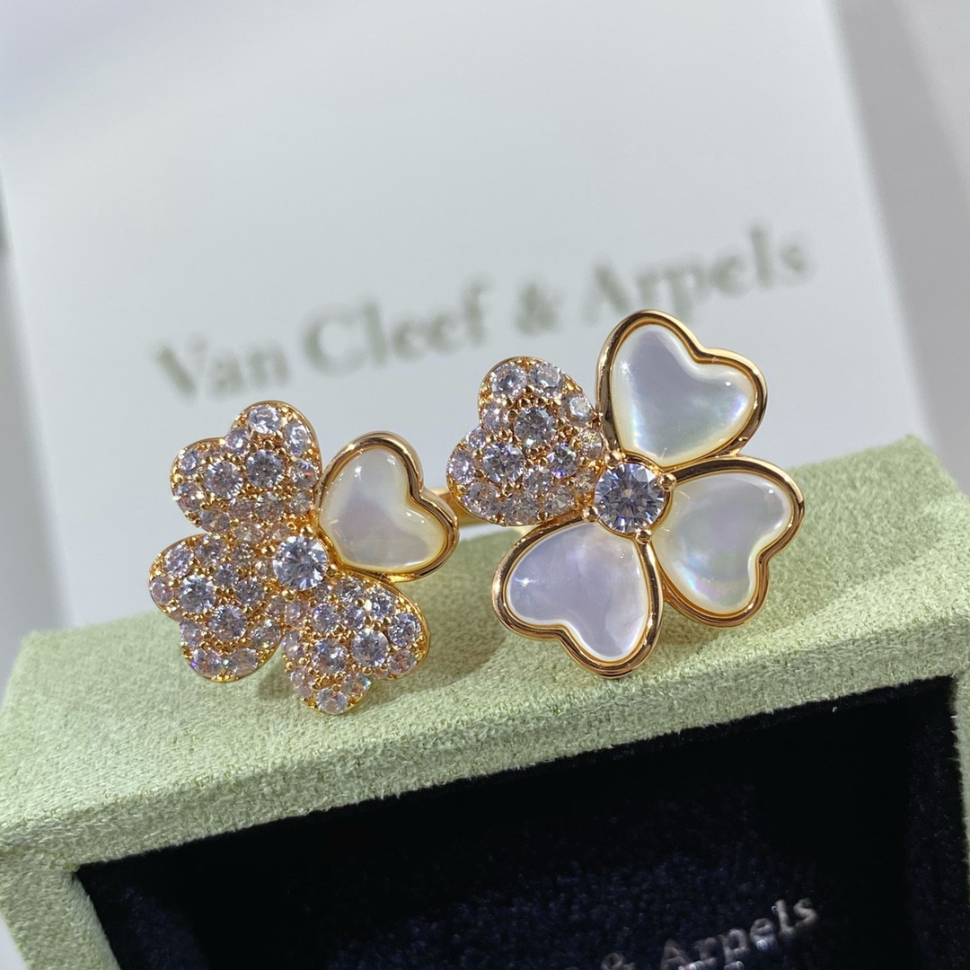 Van Cleef & Arpels Four Leaf Clover Ring