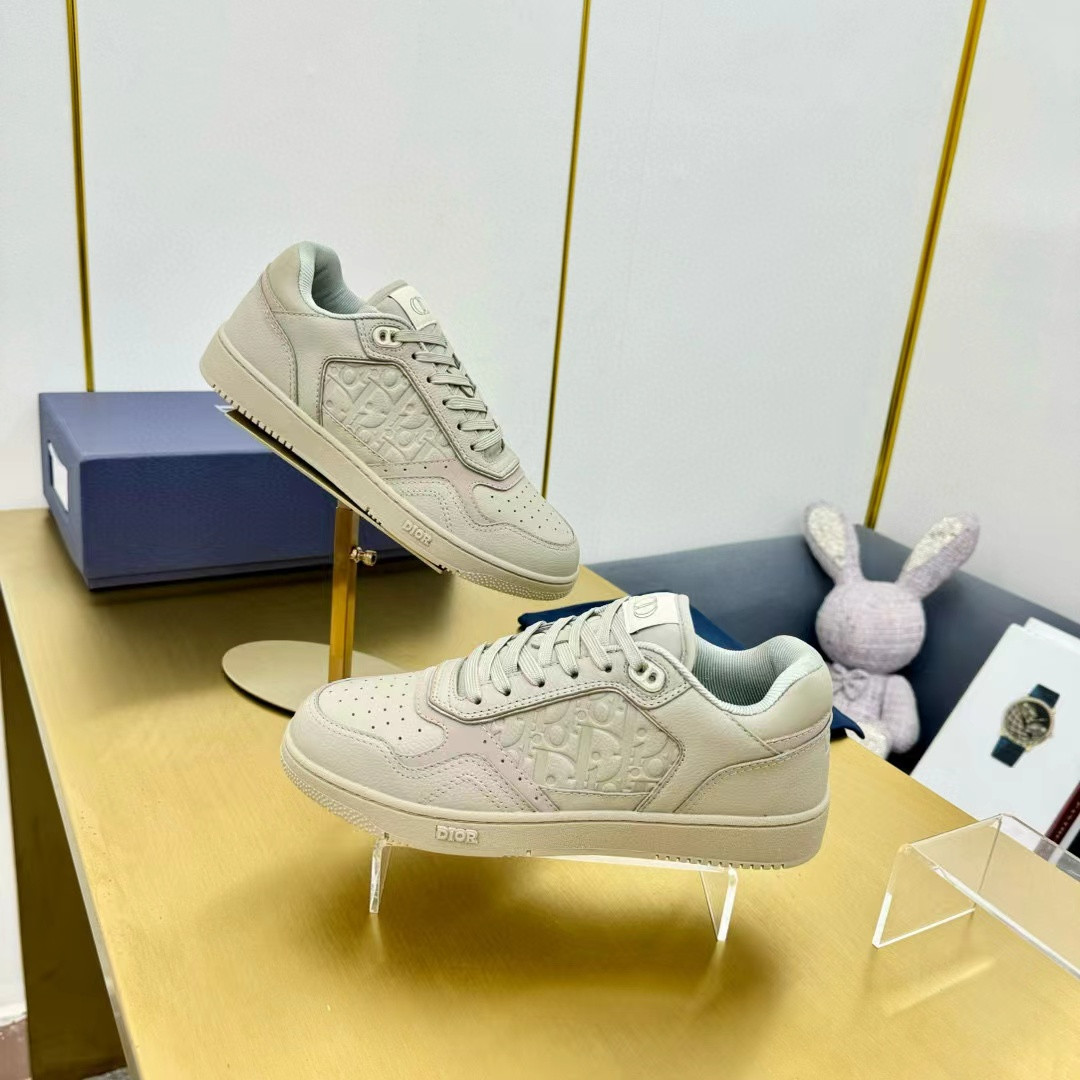 UA DIOR B27 Low-Top Sneaker Beige Grained Calfskin and Beige Dior Gravity Leather
