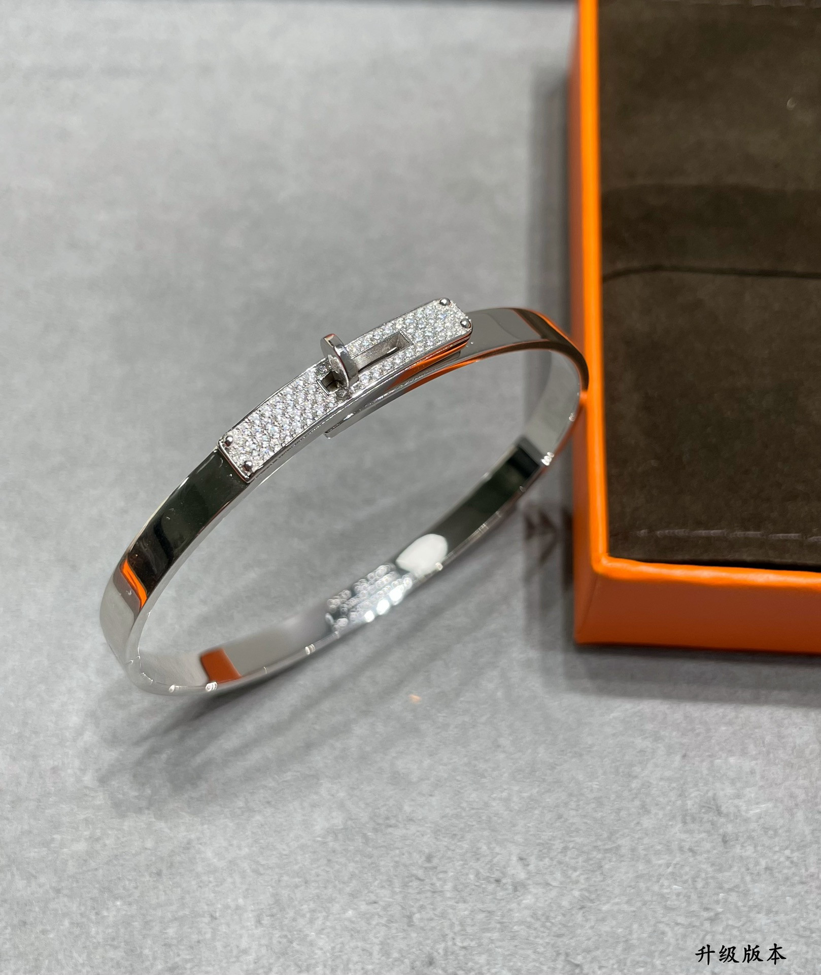 Hermes button half-diamond Bracelet