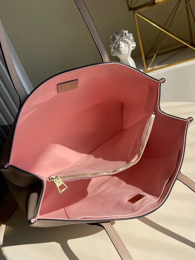 LV LOCKME SHOPPER M57346