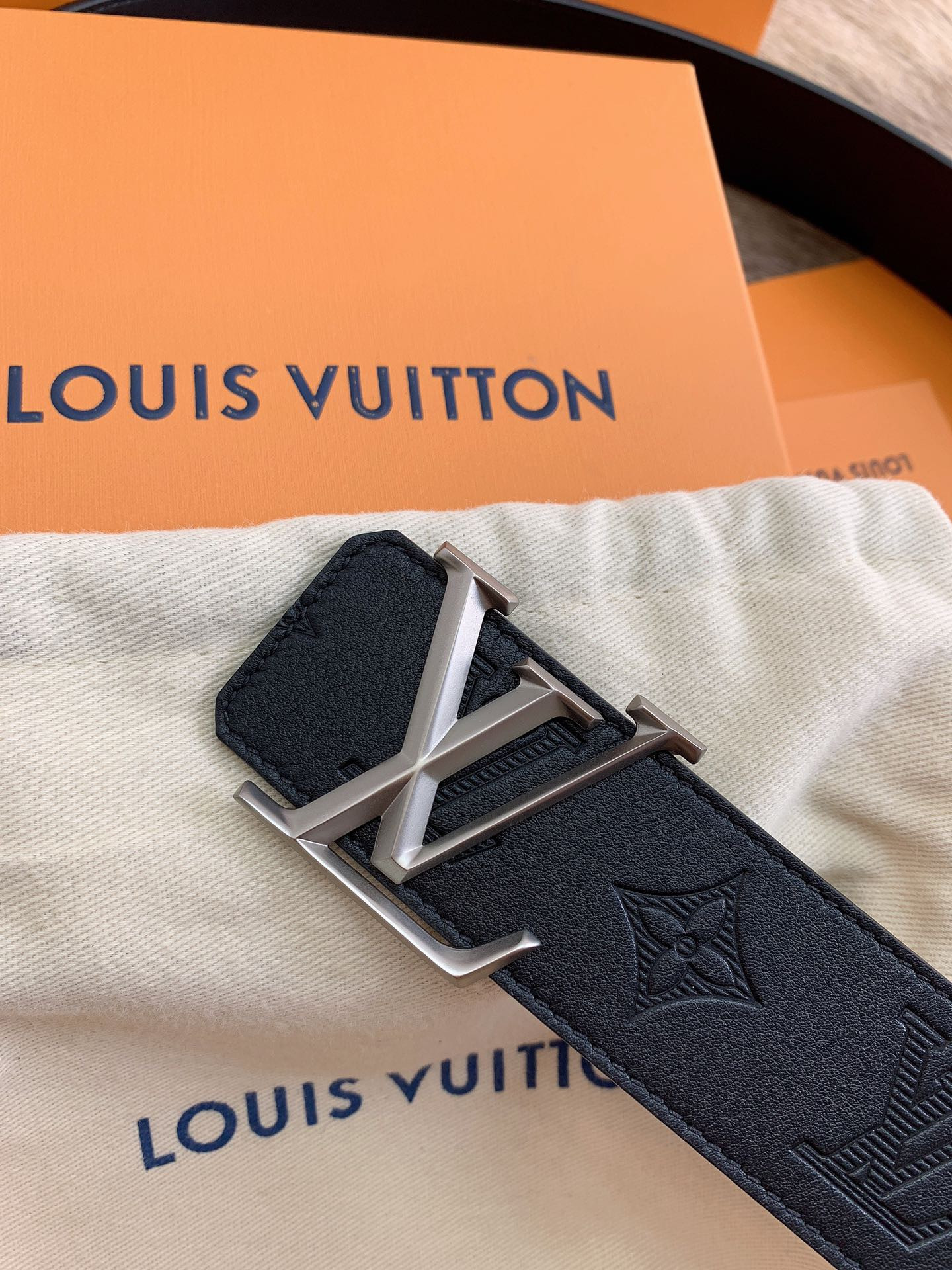 LV LOUIS VUITTON 40MM BELT