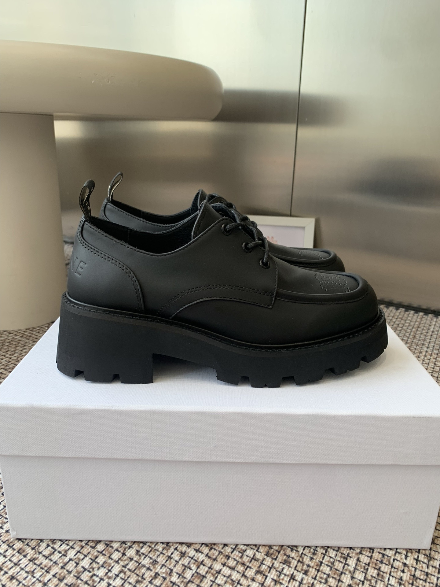 UA CELINE TRIOMPHE DERBIES IN SHINY BULL