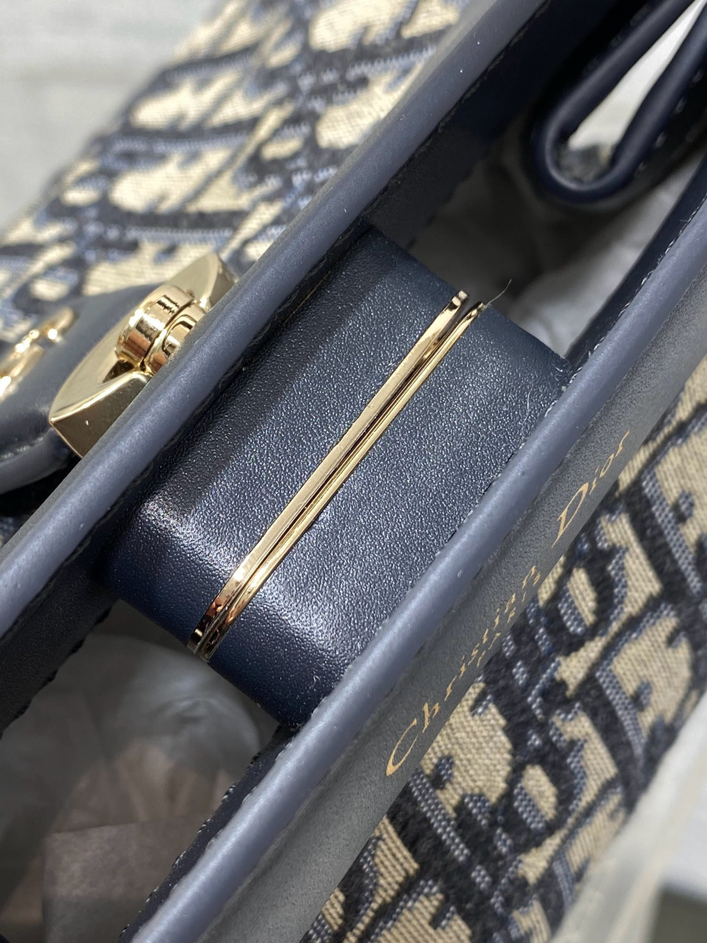 CHRISTIAN DIOR SMALL DIOR KEY BAG 8.5x5x4.5 in