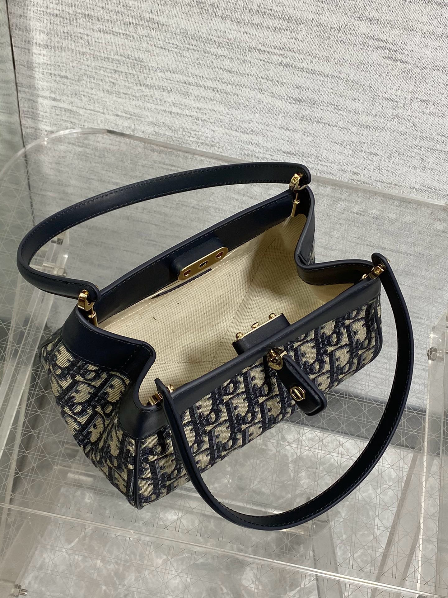 CHRISTIAN DIOR SMALL DIOR KEY BAG 8.5x5x4.5 in