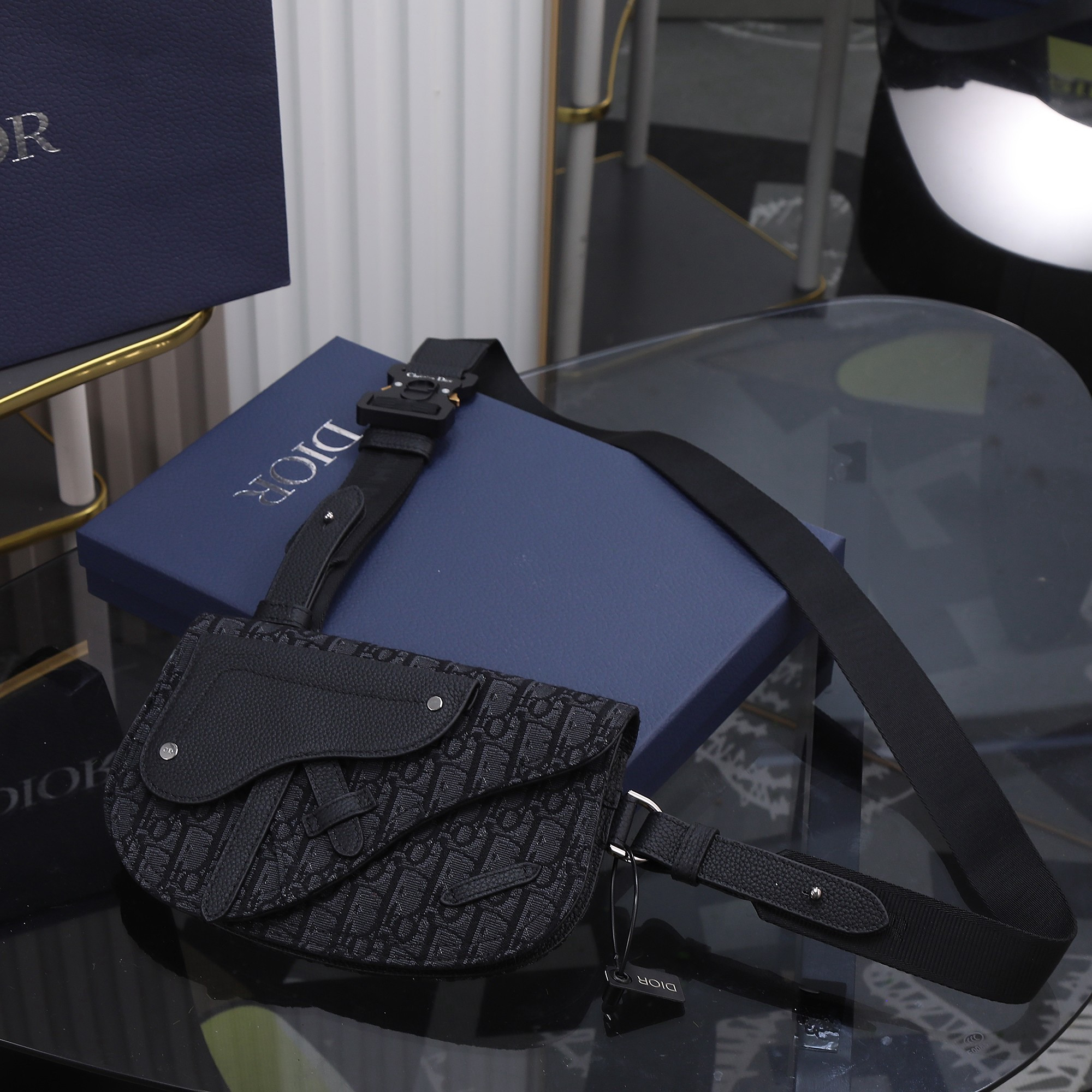 Dior Saddle Messenger Bag with Flap 23 x18 x6cm