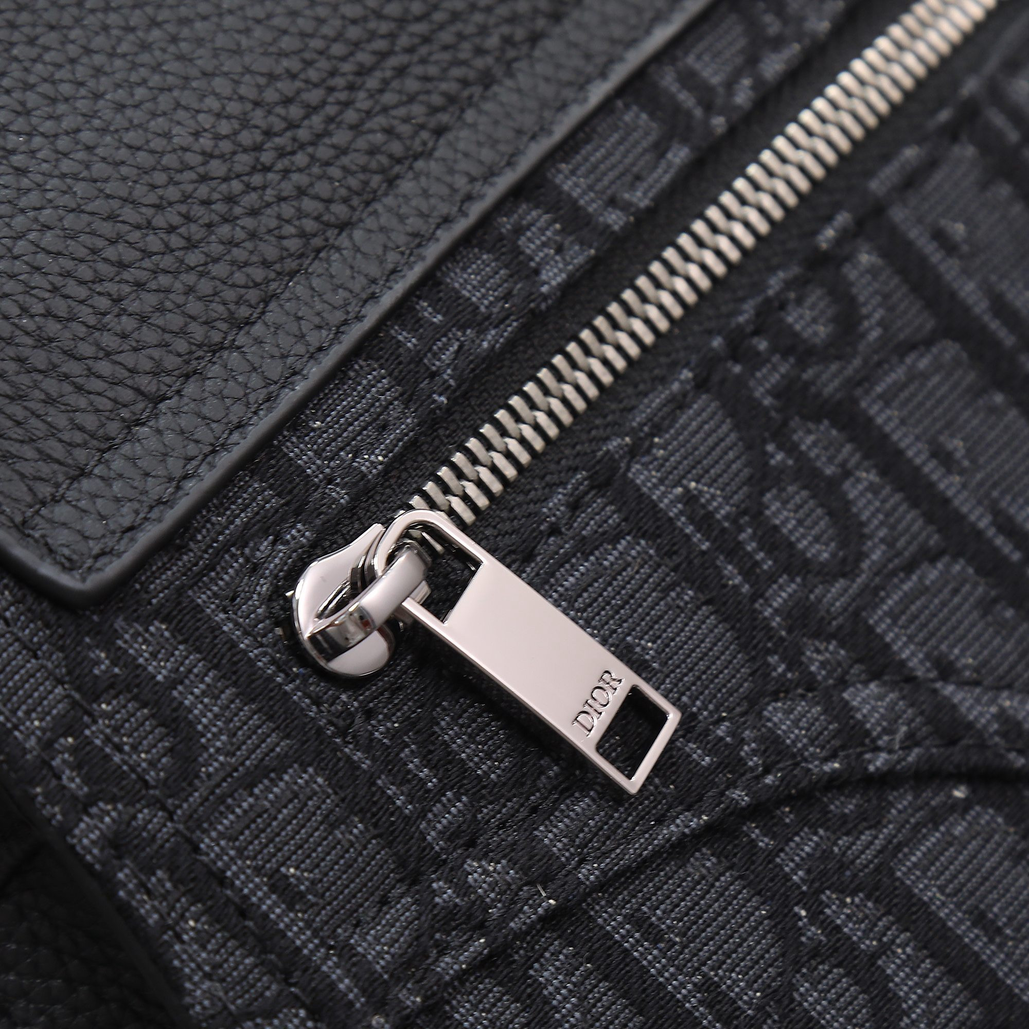 Dior Saddle Messenger Bag with Flap 23 x18 x6cm