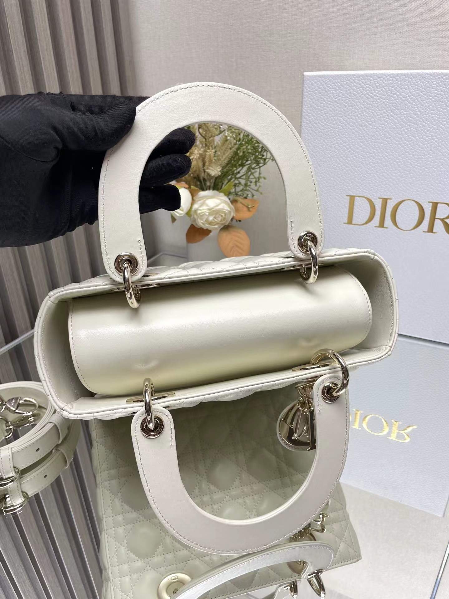 Medium Lady Dior Bag 24 x 20 x 12 cm