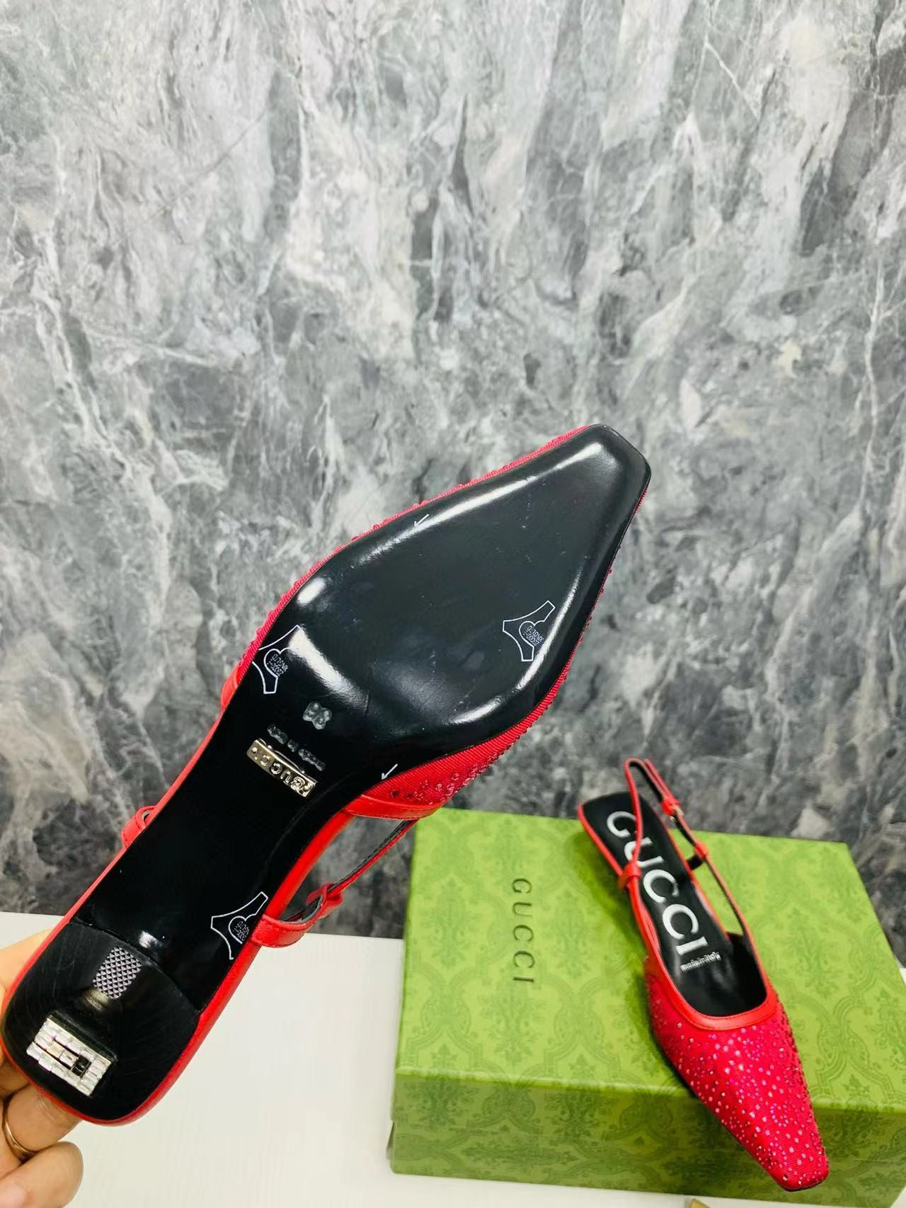 UA GUCCI SLINGBACK PUMP