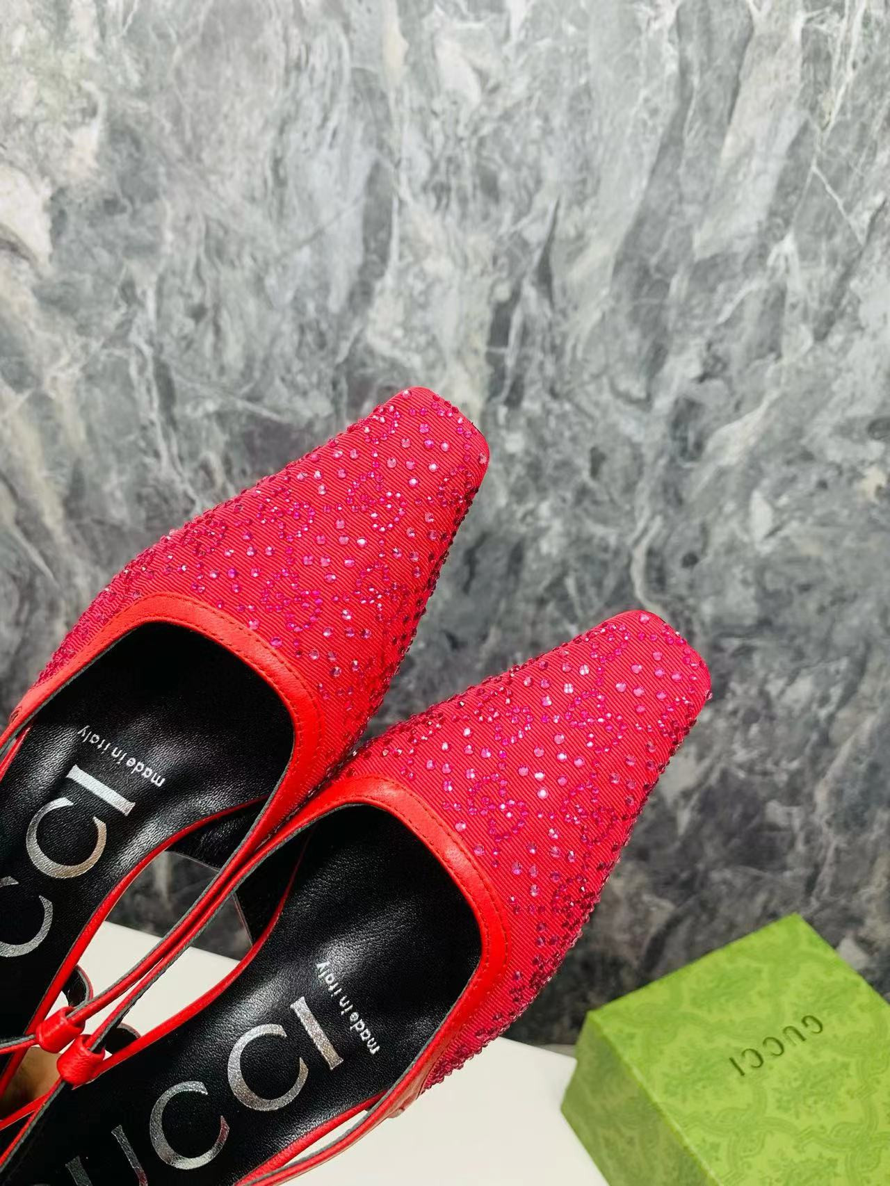 UA GUCCI SLINGBACK PUMP