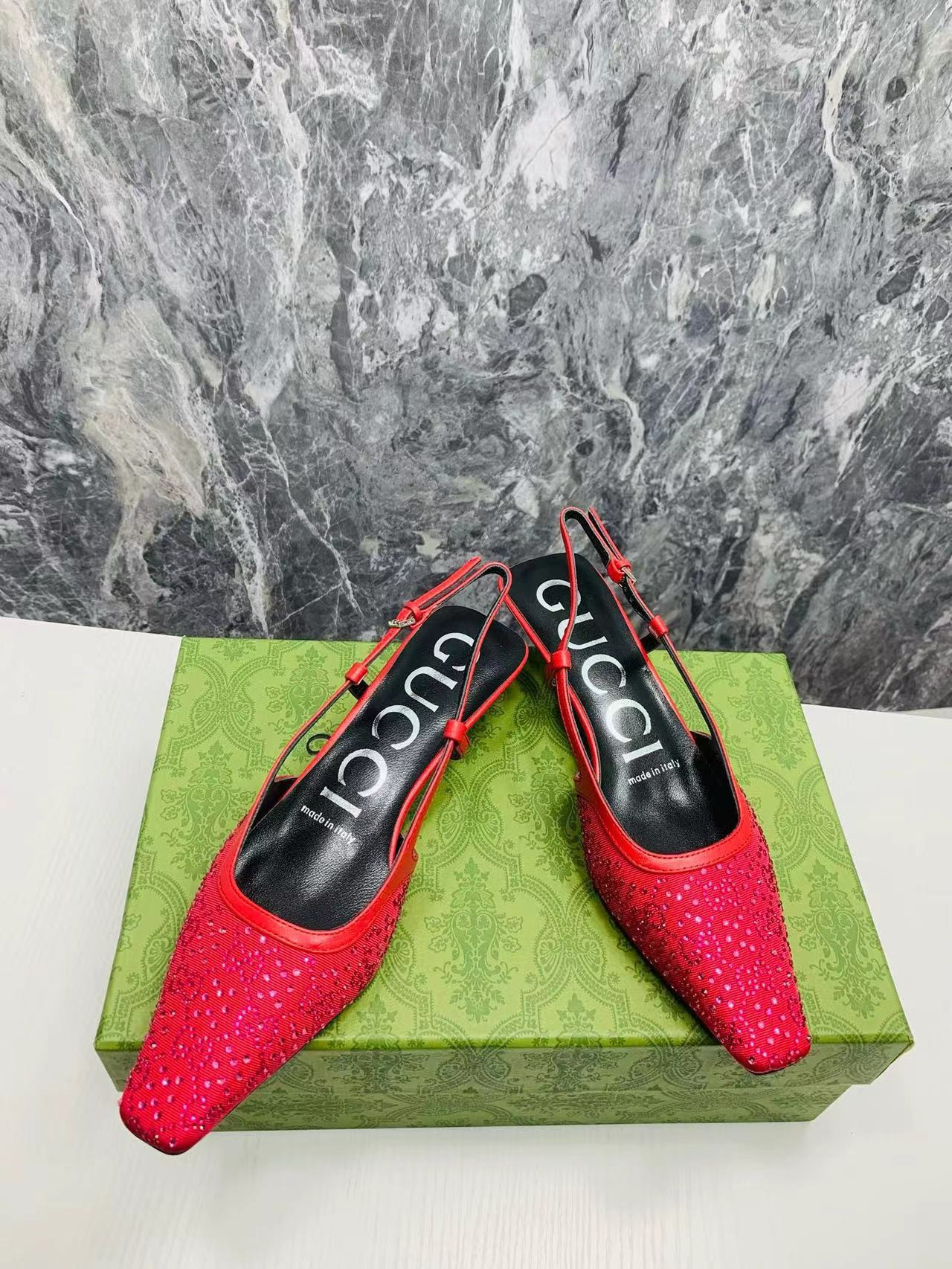 UA GUCCI SLINGBACK PUMP