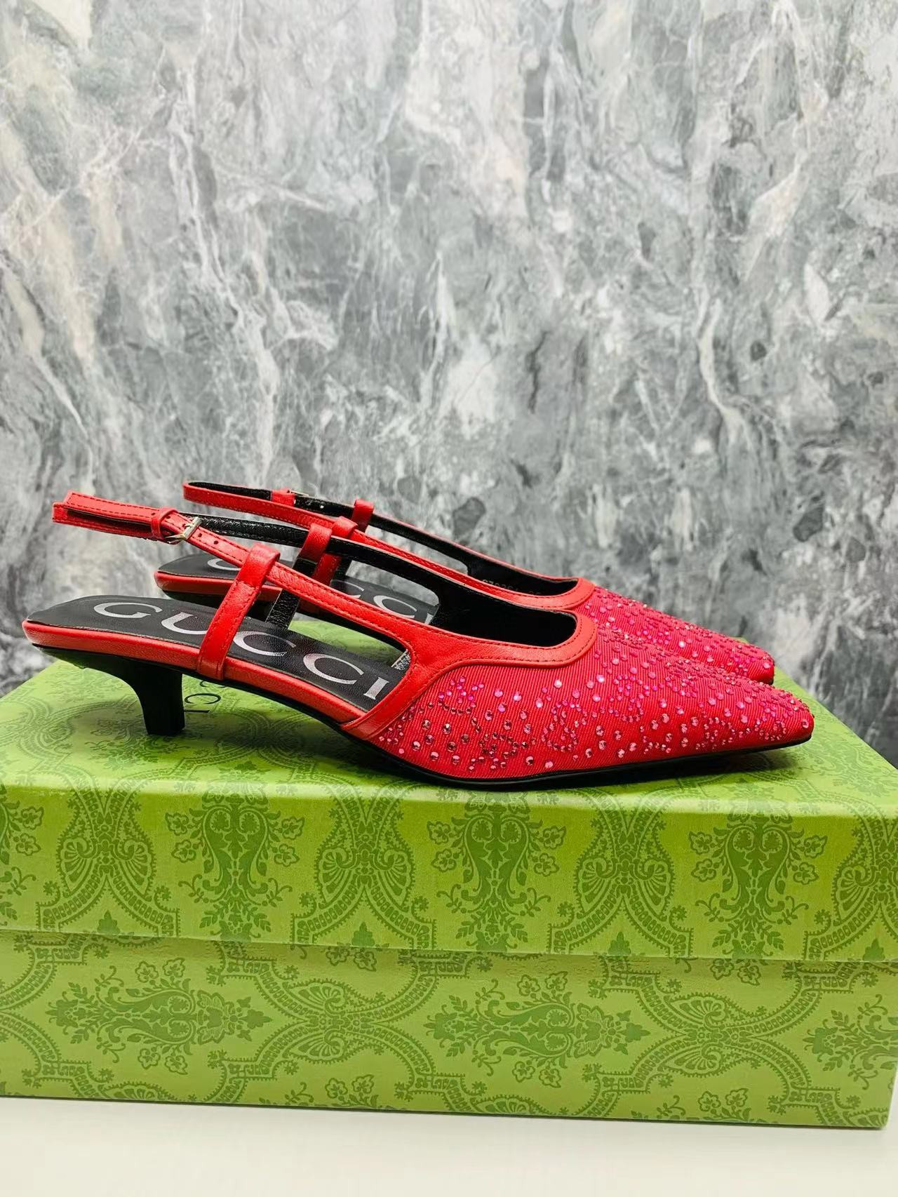UA GUCCI SLINGBACK PUMP