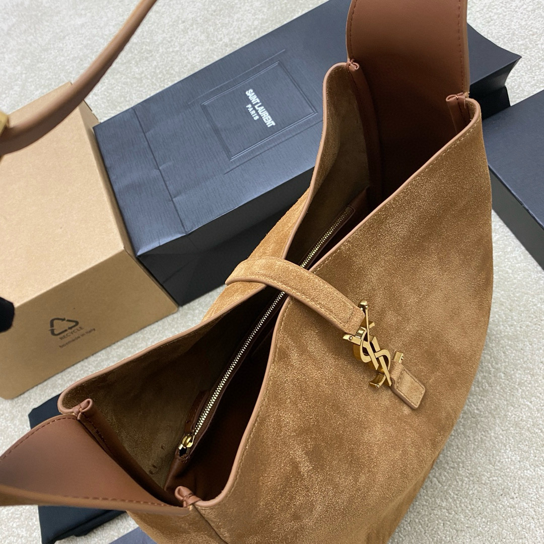 YSL LE 5 À 7 SUPPLE LARGE IN SUEDE 30 X 31 X 13 CM