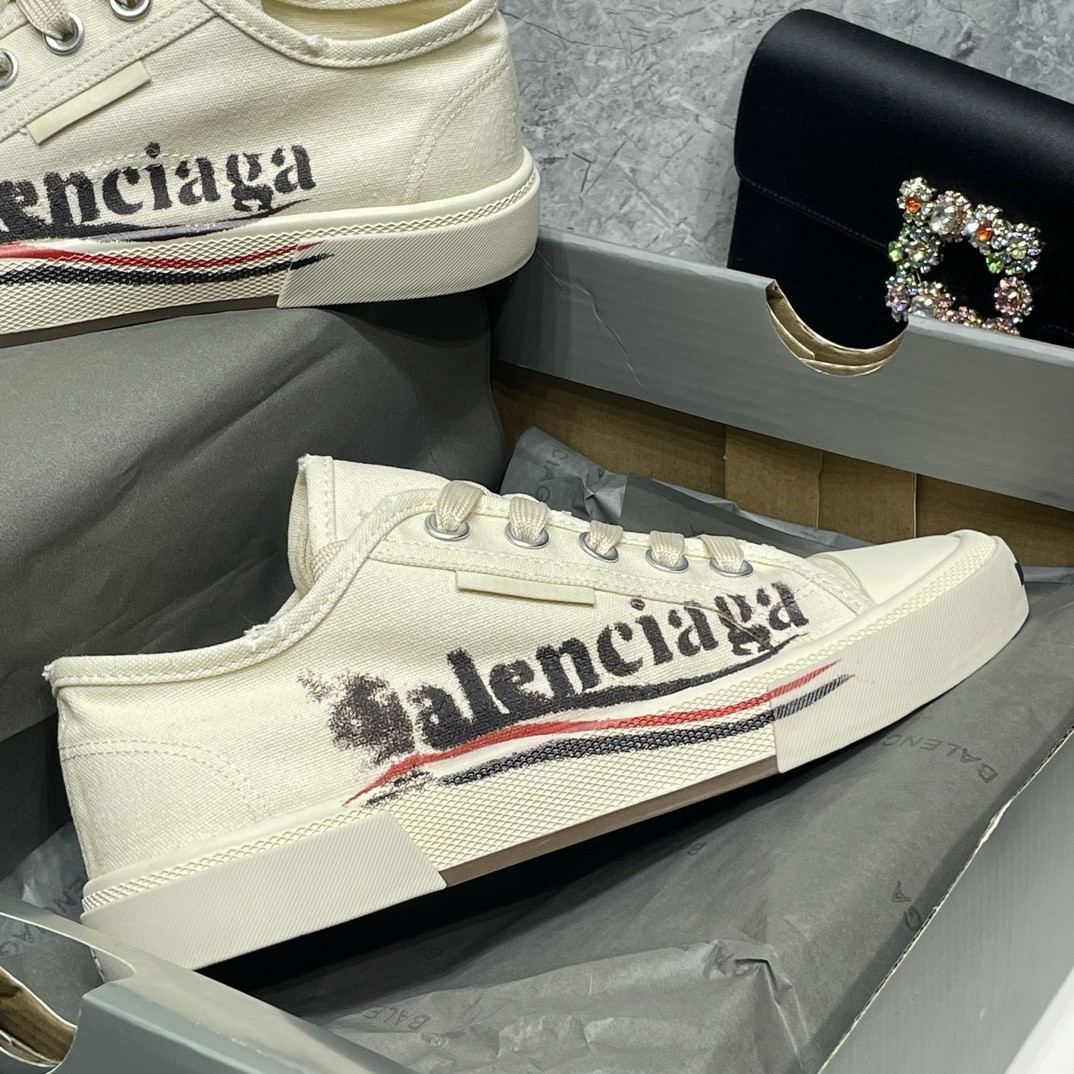 UA Balenciaga Paris Low Top Sneaker