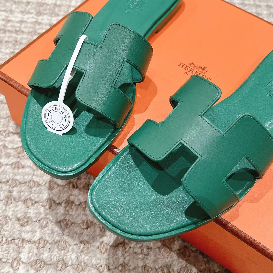 UA Hermès Oran sandal