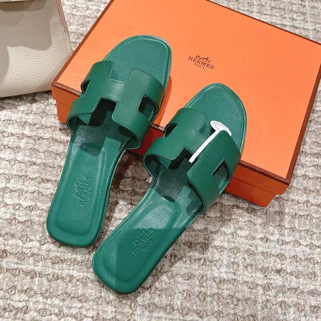 UA Hermès Oran sandal