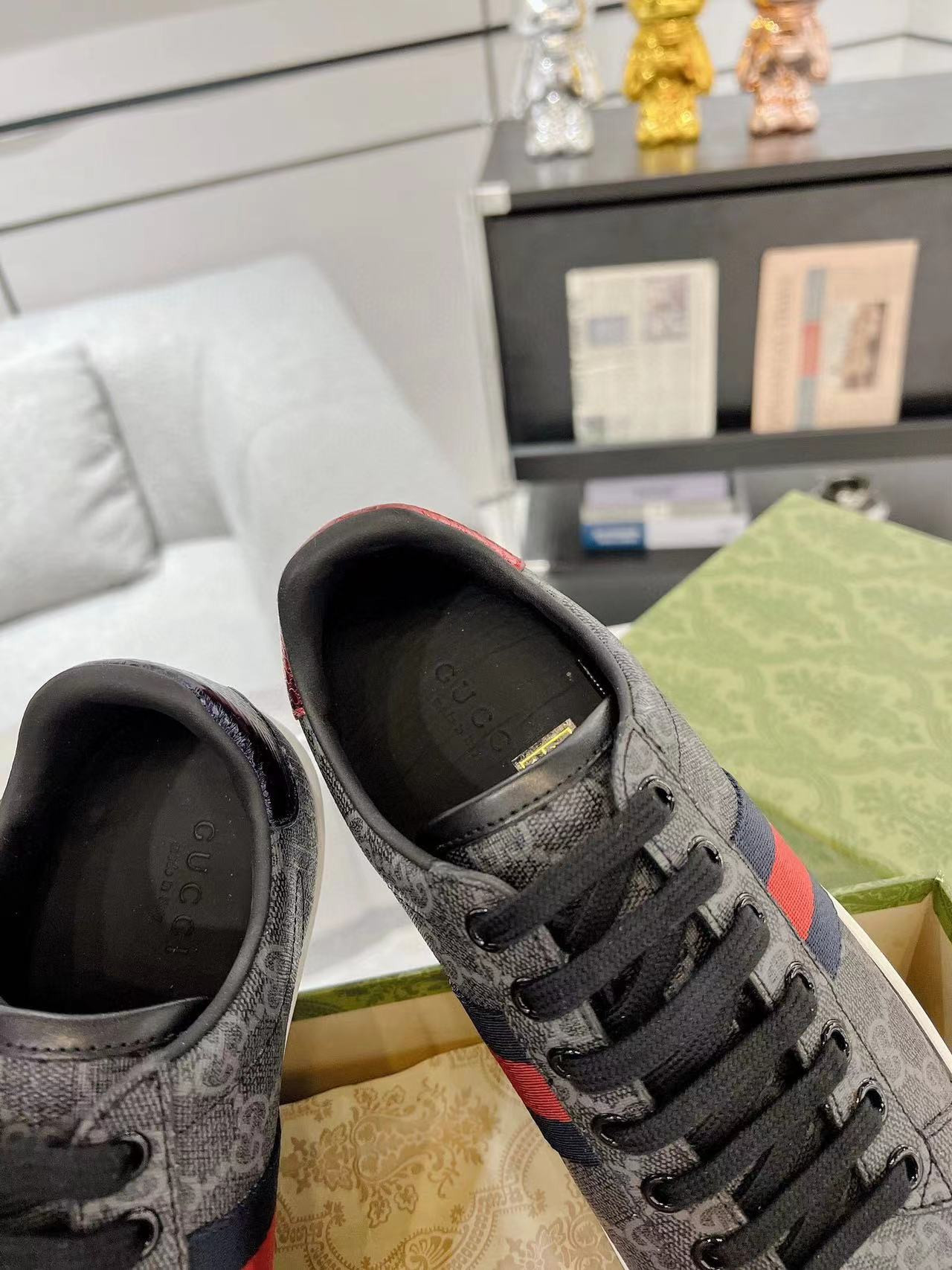 UA GUCCI Sneaker With Web