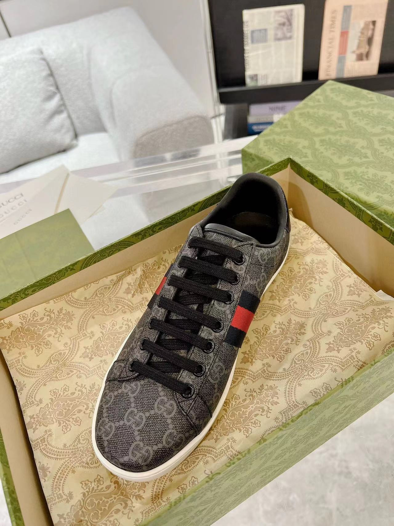 UA GUCCI Sneaker With Web