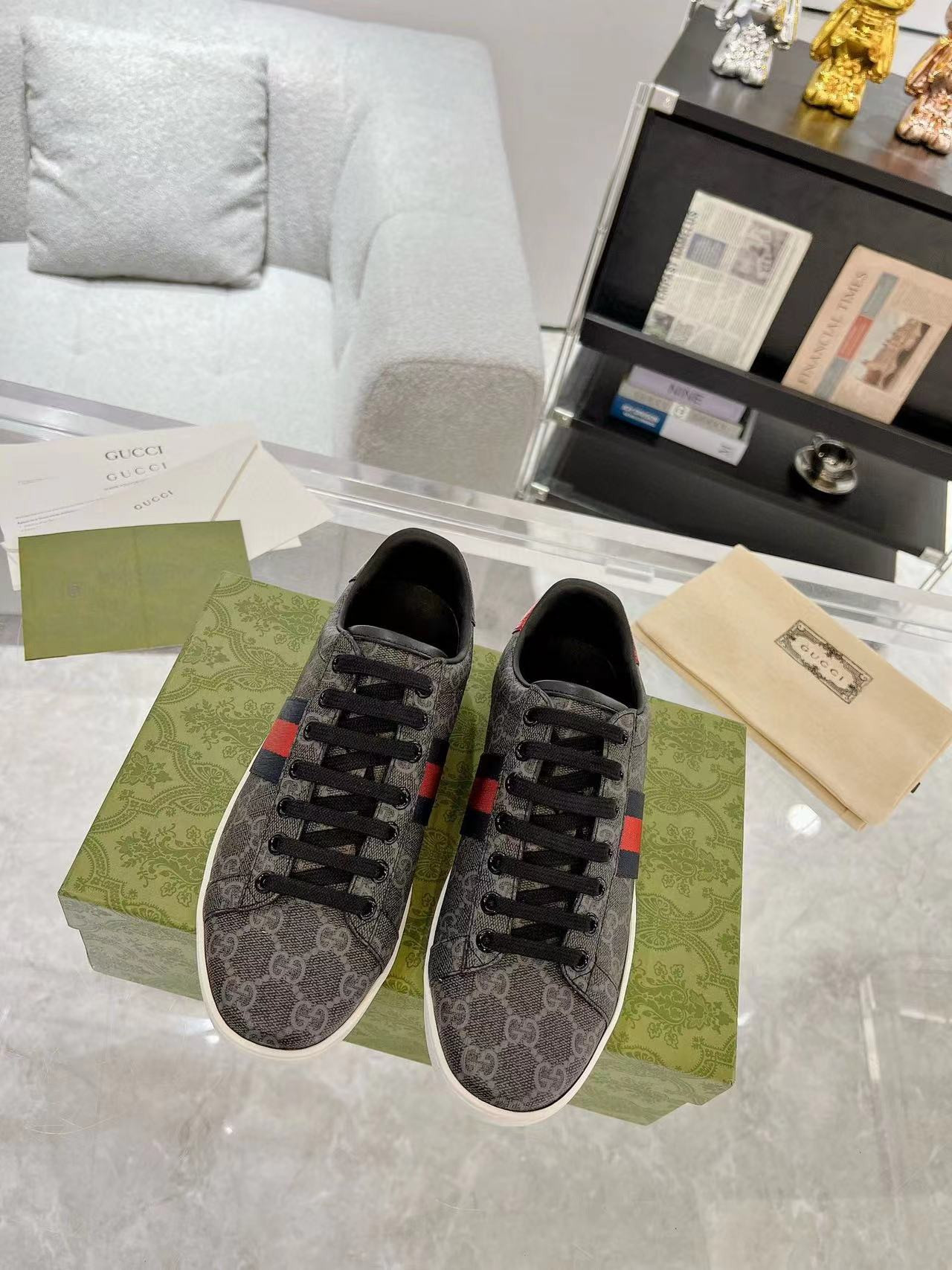 UA GUCCI Sneaker With Web