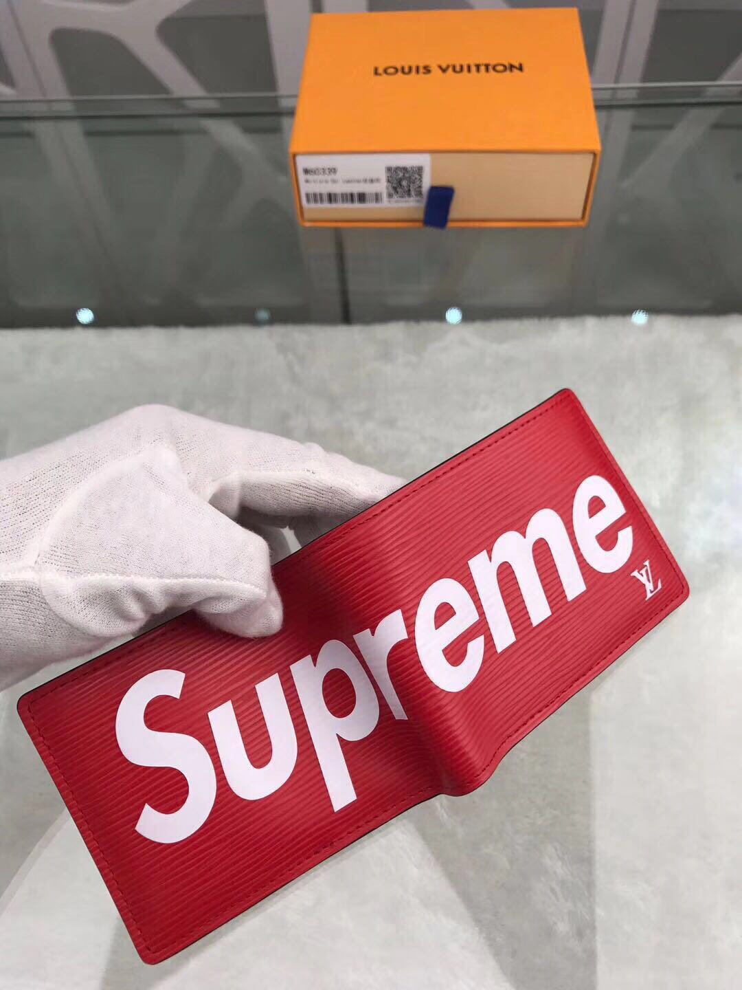 LOUIS VUITTON LV&Supreme Men Wallet