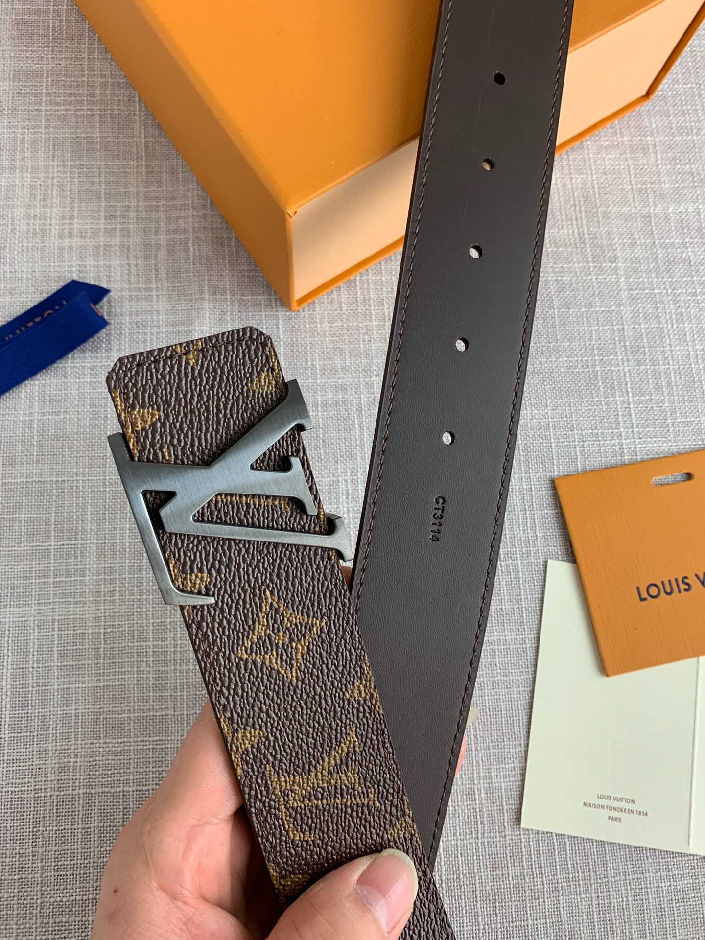LV LOUIS VUITTON 40MM BELT