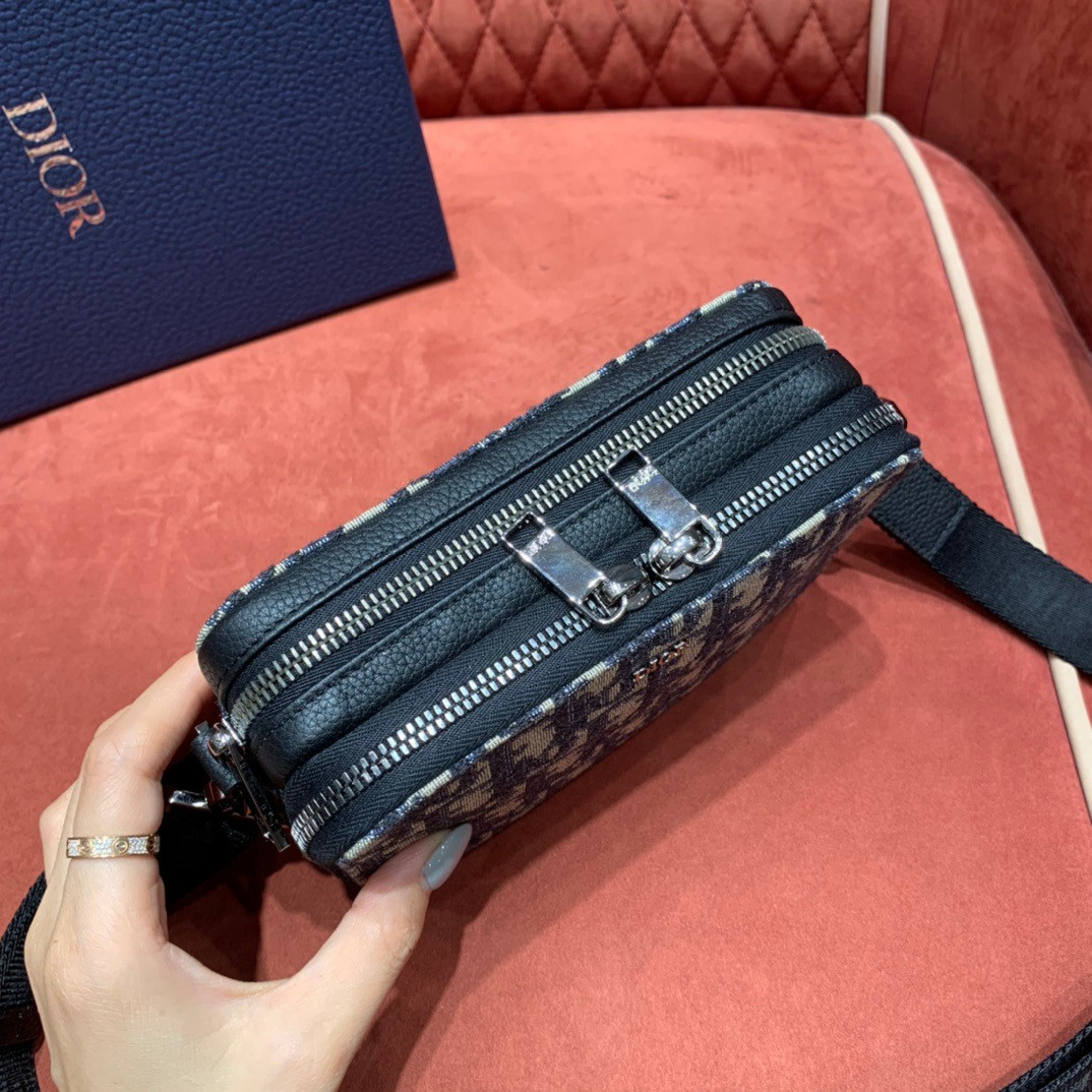 DIOR POUCH WITH SHOULDER STRAP 17cm