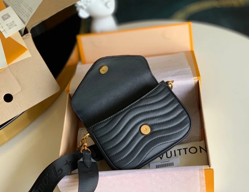 LOUIS VUITTON NEW WAVE MULTI-POCHETTE M56461