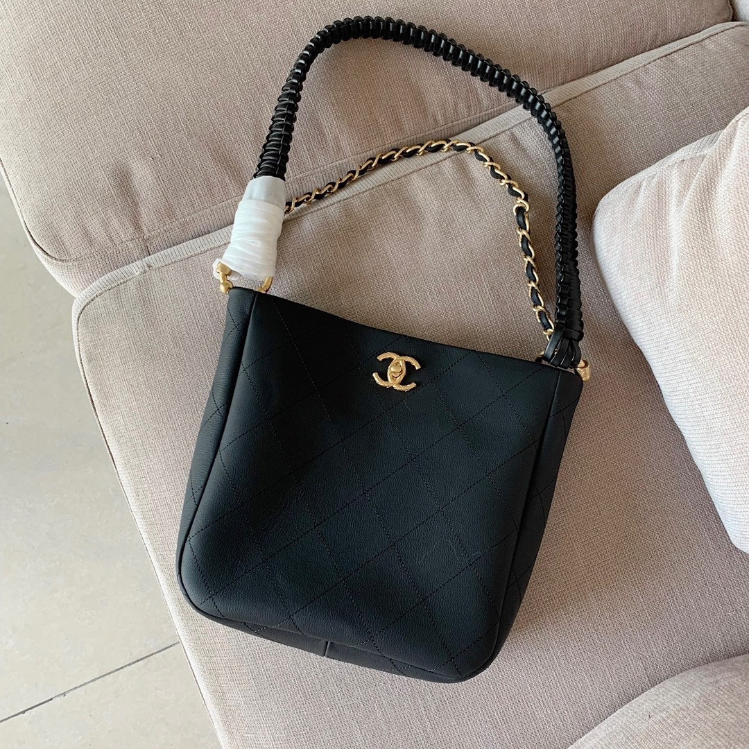 Chanel 23a hippy hobo bag