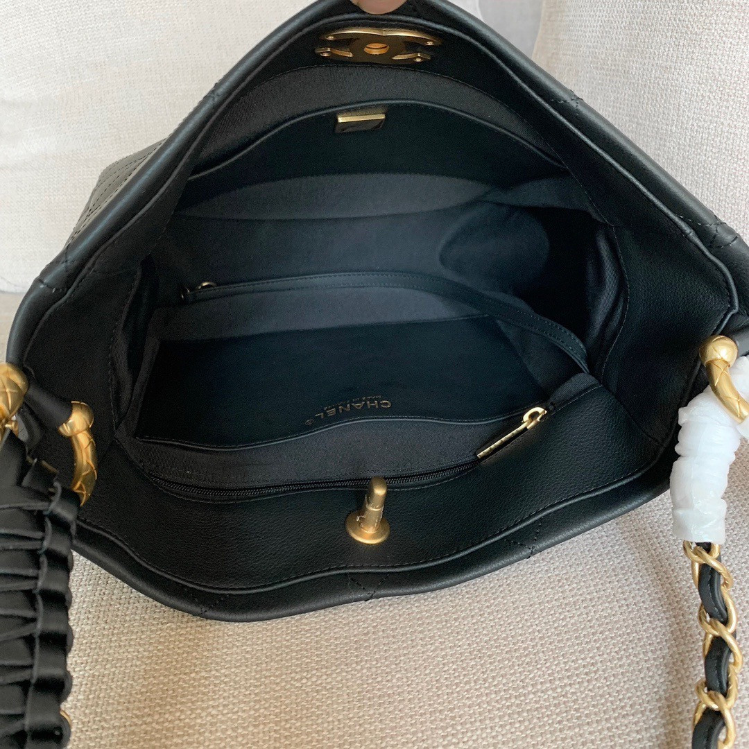 Chanel 23a hippy hobo bag