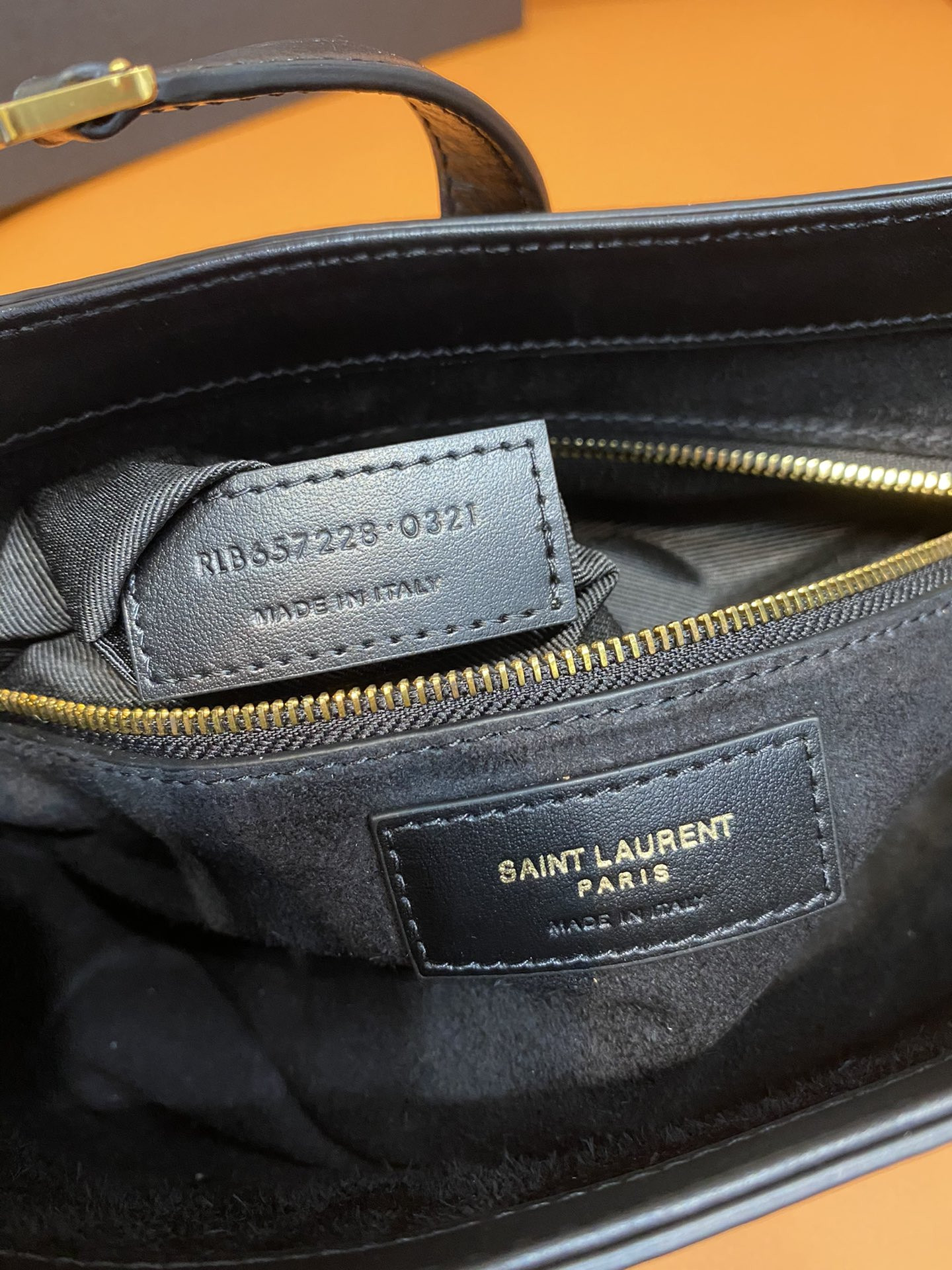 YSL LE 5 À 7 IN SMOOTH LEATHER NOIR 23 X 16 X 6.5 CM