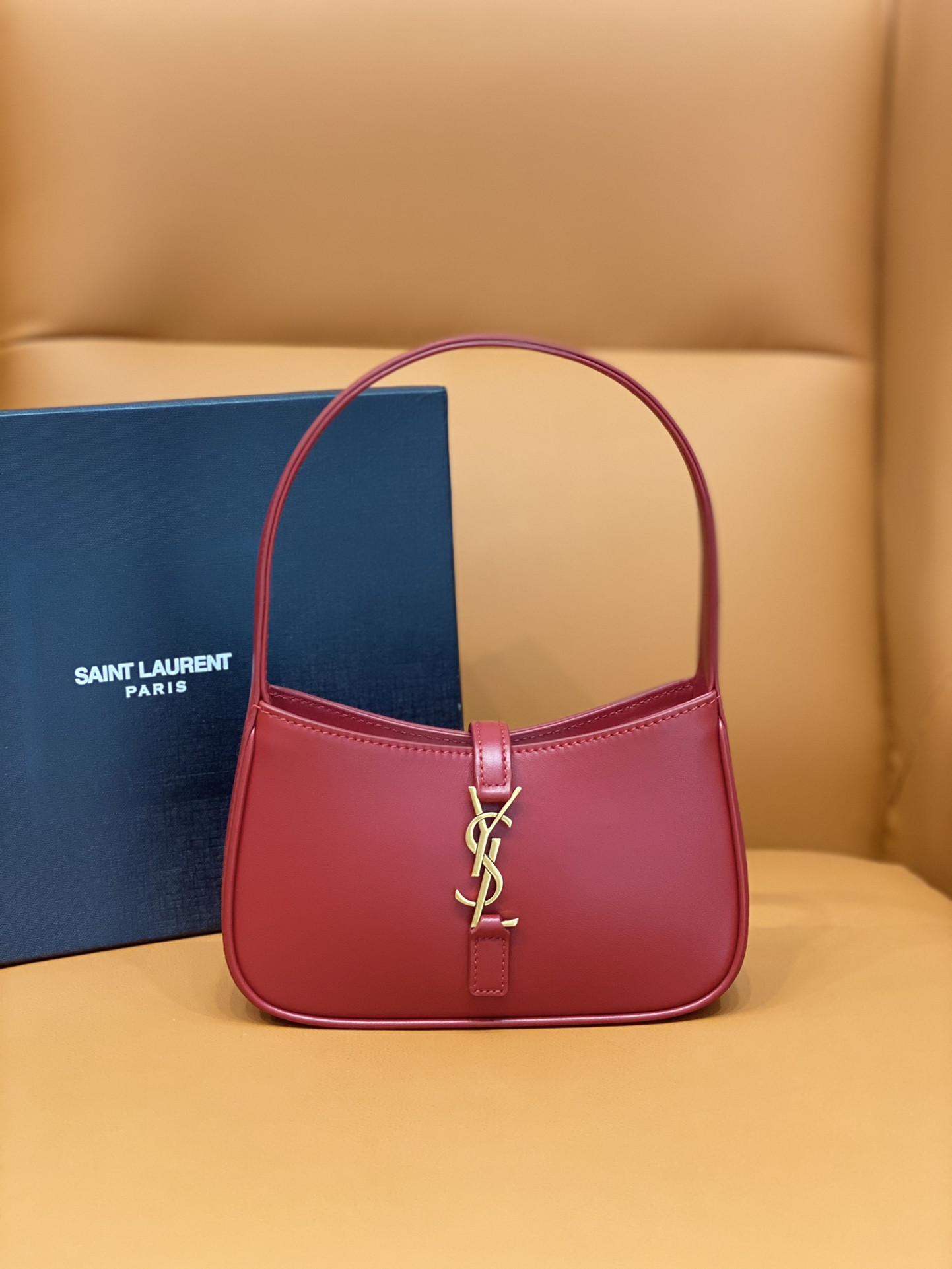 YSL MINI LE 5 À 7 IN SMOOTH LEATHER Red 19 X 11.5 X 4.5 CM