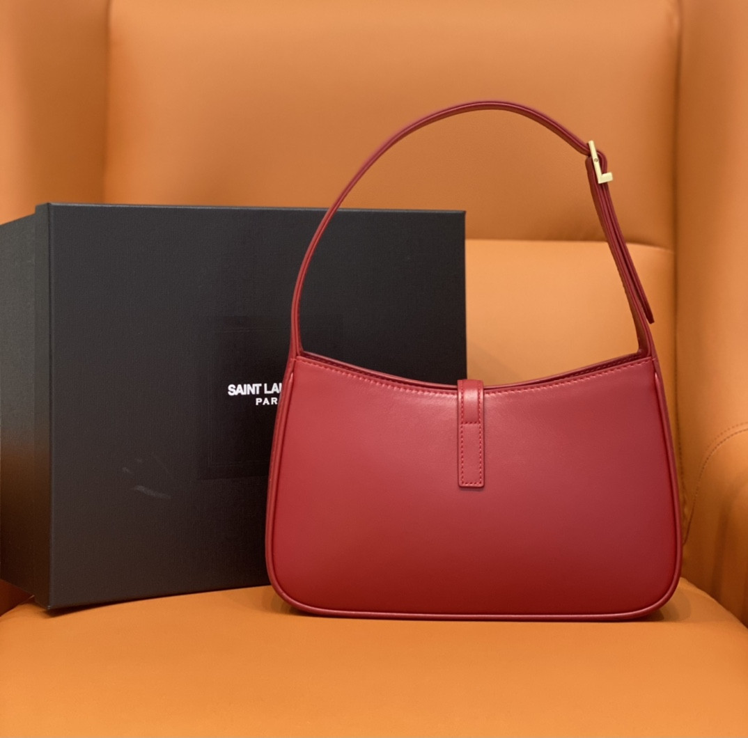 YSL LE 5 À 7 IN SMOOTH LEATHER BLANC Red 23 X 16 X 6.5 CM