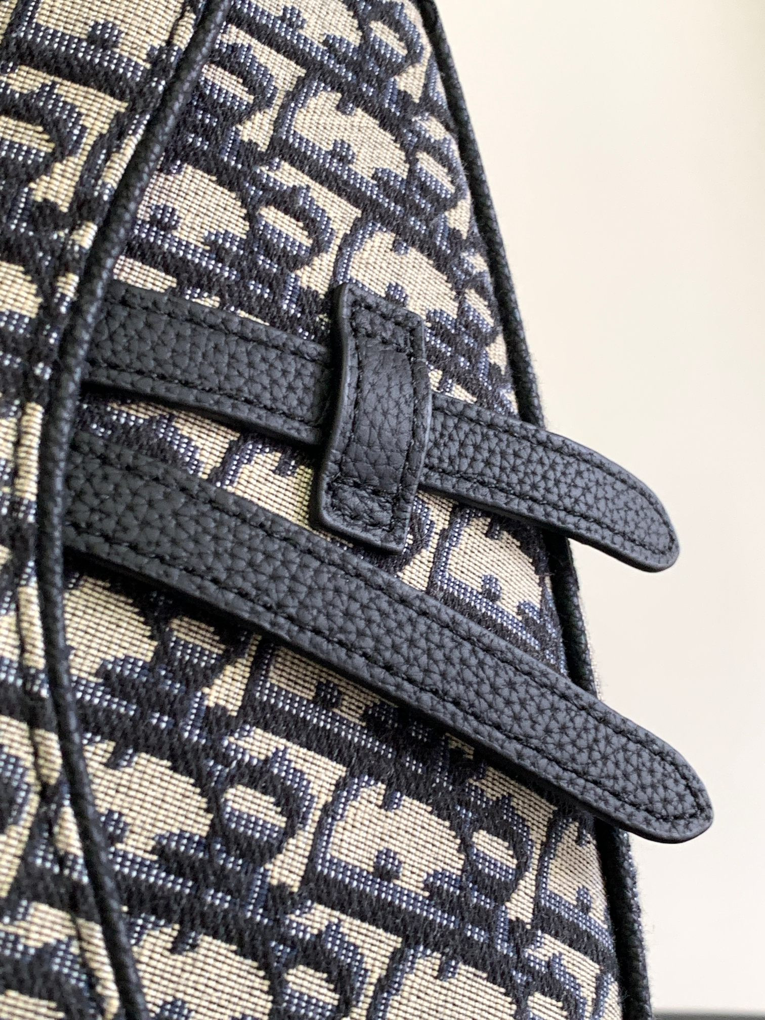 Dior Saddle Bag Beige and Black Dior Oblique Jacquard 26 x 19 x 4.5 cm