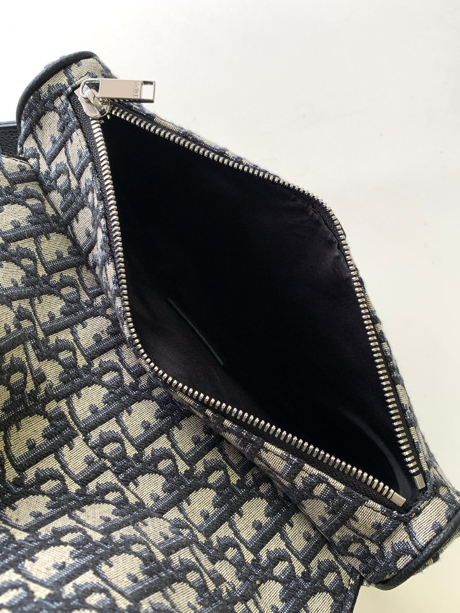 Dior Saddle Bag Beige and Black Dior Oblique Jacquard 26 x 19 x 4.5 cm