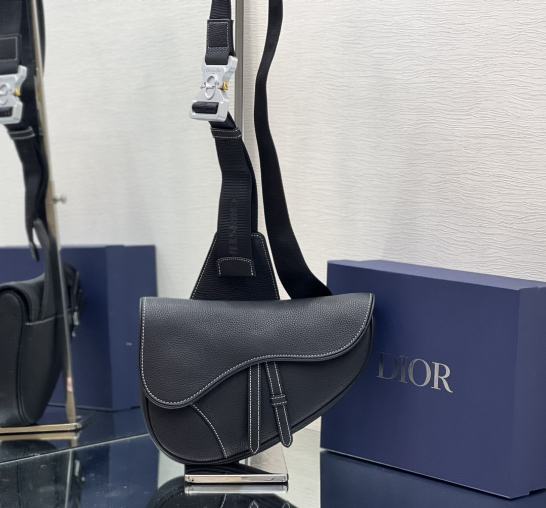 Dior Saddle Bag Black Grained Calfskin 26 x 19 x 4.5 cm
