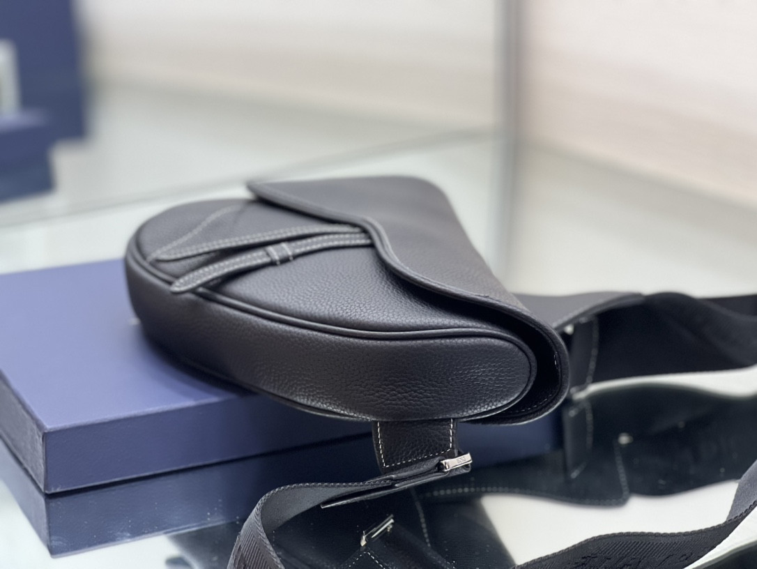 Dior Saddle Bag Black Grained Calfskin 26 x 19 x 4.5 cm