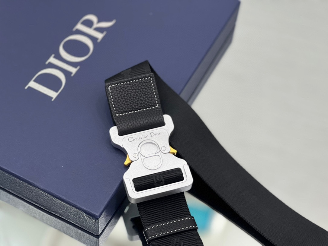 Dior Saddle Bag Black Grained Calfskin 26 x 19 x 4.5 cm