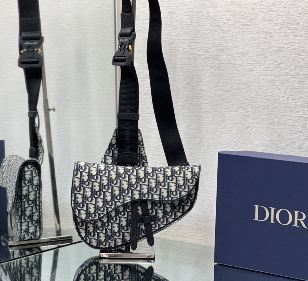 Dior Saddle Bag Beige and Black Dior Oblique Jacquard 26 x 19 x 4.5 CM