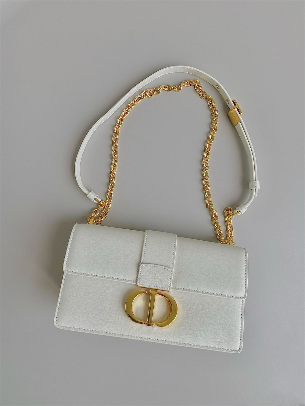 DIOR 30 MONTAIGNE EAST-WEST BAG WITH CHAIN Latte Calfskin 21 x 12 x 6 cm / 8.5 x 4.5 x 2.5 inches