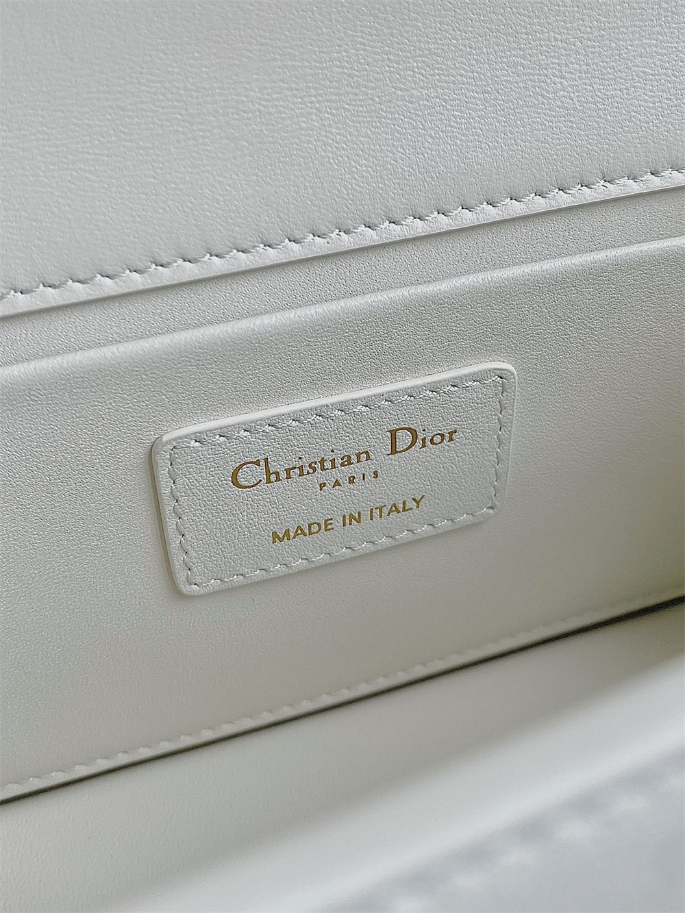 DIOR 30 MONTAIGNE EAST-WEST BAG WITH CHAIN Latte Calfskin 21 x 12 x 6 cm / 8.5 x 4.5 x 2.5 inches