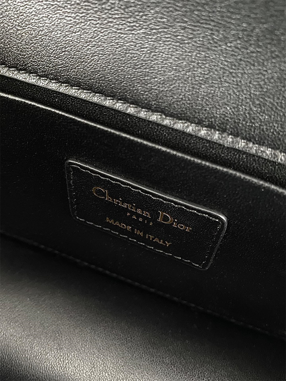 DIOR 30 MONTAIGNE EAST-WEST BAG WITH CHAIN 21 x 12 x 6 cm / 8.5 x 4.5 x 2.5 inches