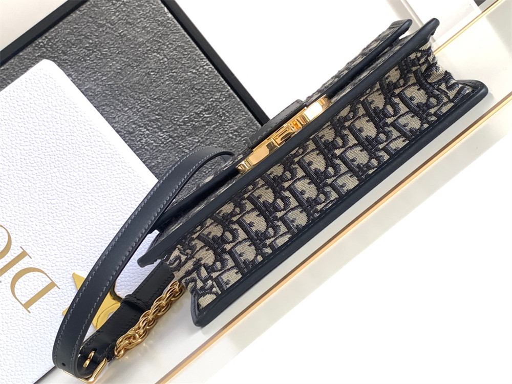 DIOR 30 MONTAIGNE EAST-WEST BAG WITH CHAIN Blue Dior Oblique Jacquard 25x16.5x8 cm