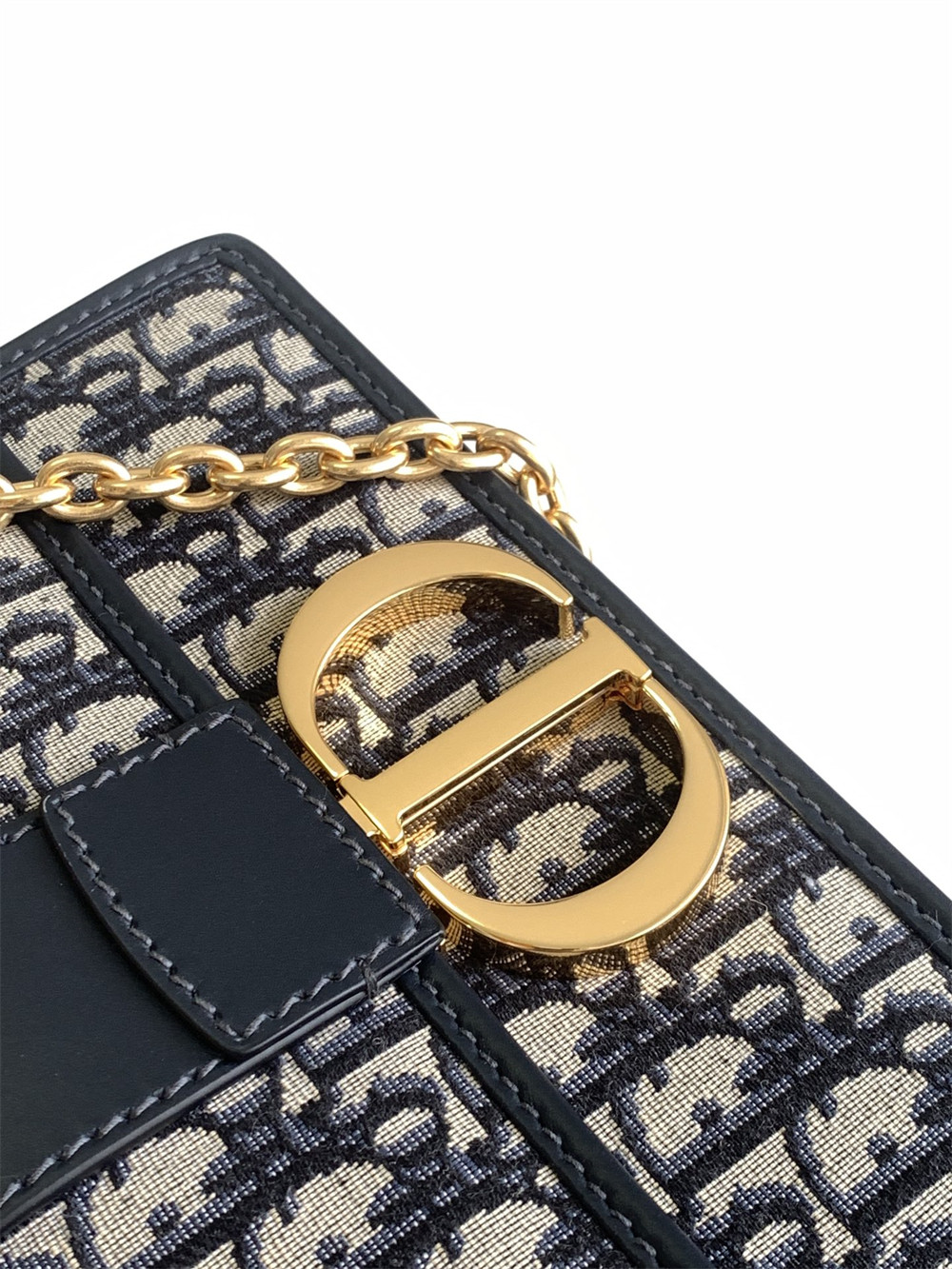 DIOR 30 MONTAIGNE EAST-WEST BAG WITH CHAIN Blue Dior Oblique Jacquard 25x16.5x8 cm