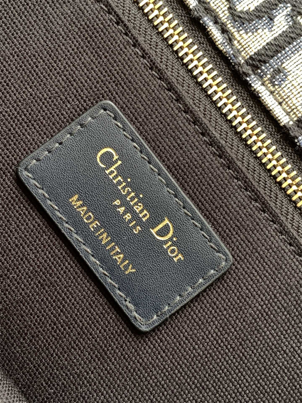 DIOR 30 MONTAIGNE EAST-WEST BAG WITH CHAIN Blue Dior Oblique Jacquard 25x16.5x8 cm